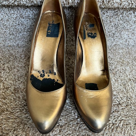 Gucci Women's Gold Leather Platform Pump. - Picture 1 of 12
